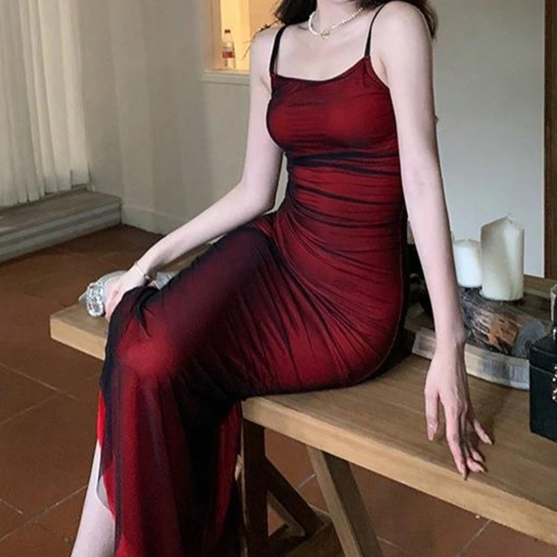 Abito estivo da donna 2025 Pasta rossa con spalline Abito con spalline pieghettate Abito lungo da festa sottile ed elegante