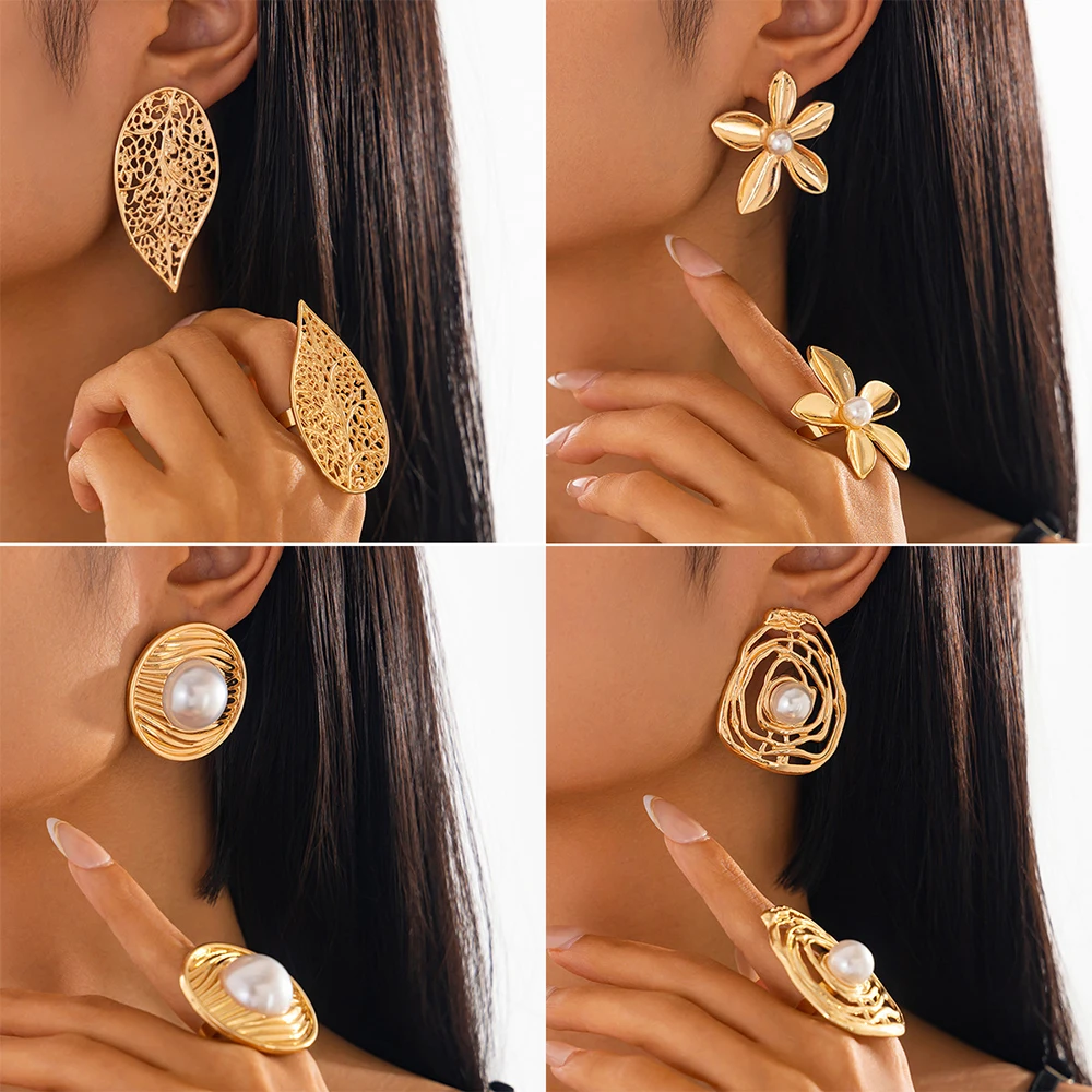 

Gold Color Clip Earrings and Finger Ring Set for Women African Luxury Earrings with Ring Dubai Fashion Exquisite Jewelry Set