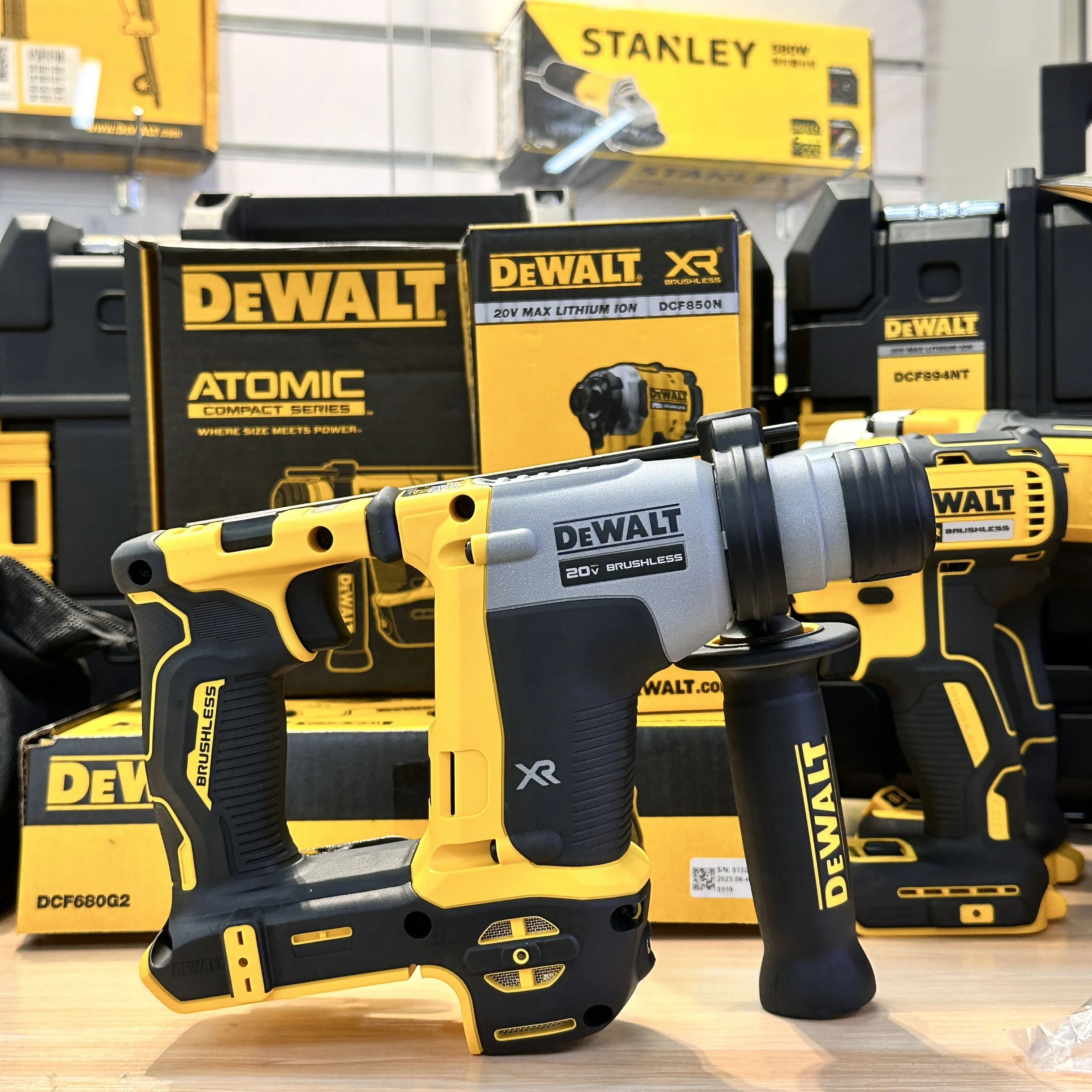 DeWalt DCH172N Compact Hammer Cordless Rechargeable Electrical Hammer Drill 5/8 Inch 20V MAX Hammer Bare Metal Power Tools