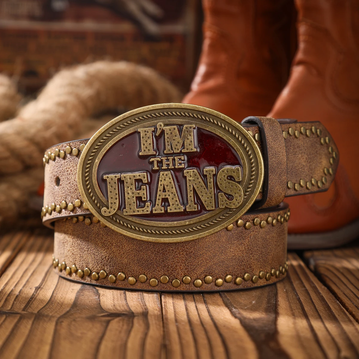 1 piece of western cowboy style belt - suitable for both men and women. Western buckle PU embossed rivet design belt