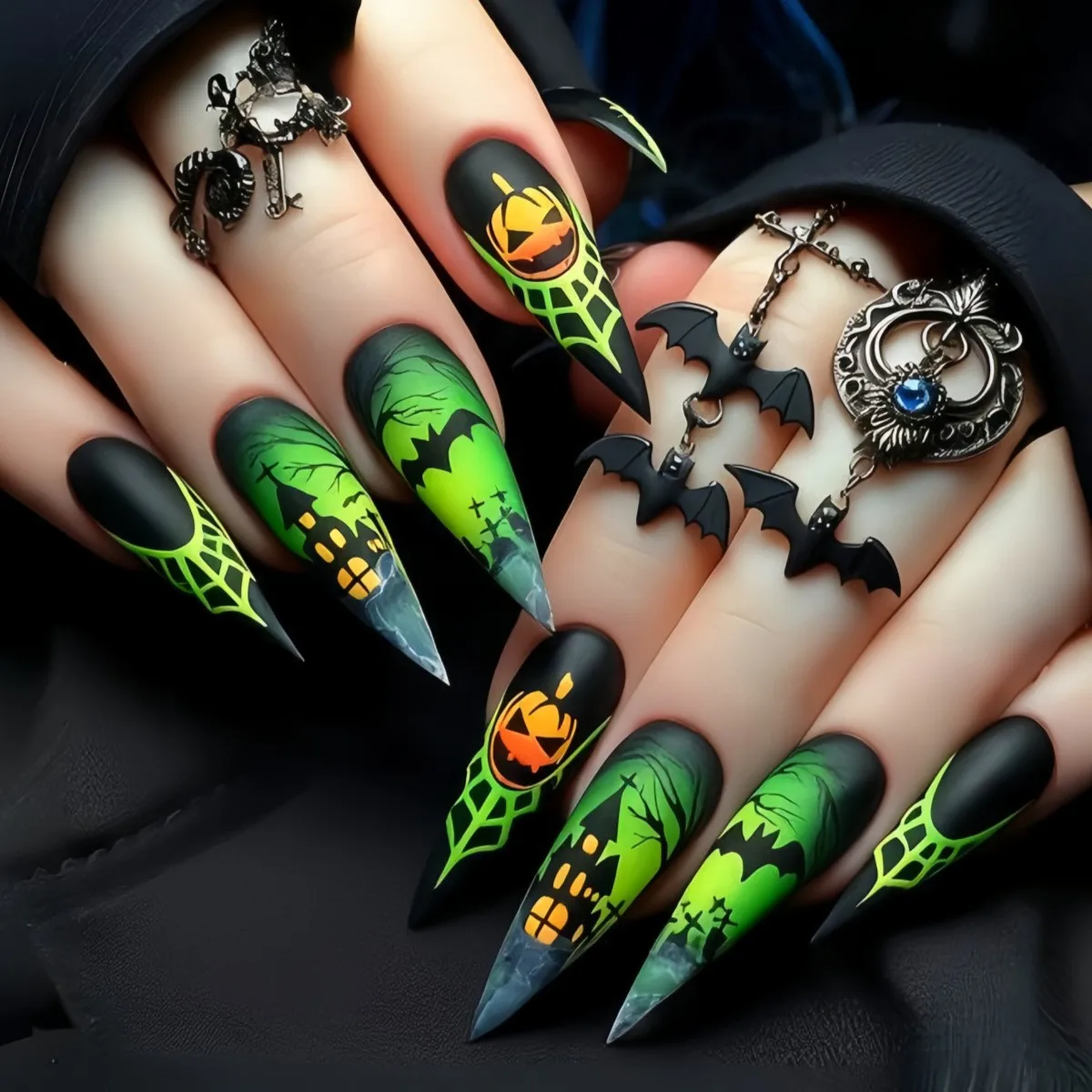 24 stuks nudekleurige kunstnagels voor Halloween, met bloedvlekken, jade, lange puntige opzetnagels, acryl, feestelijke nepnagels