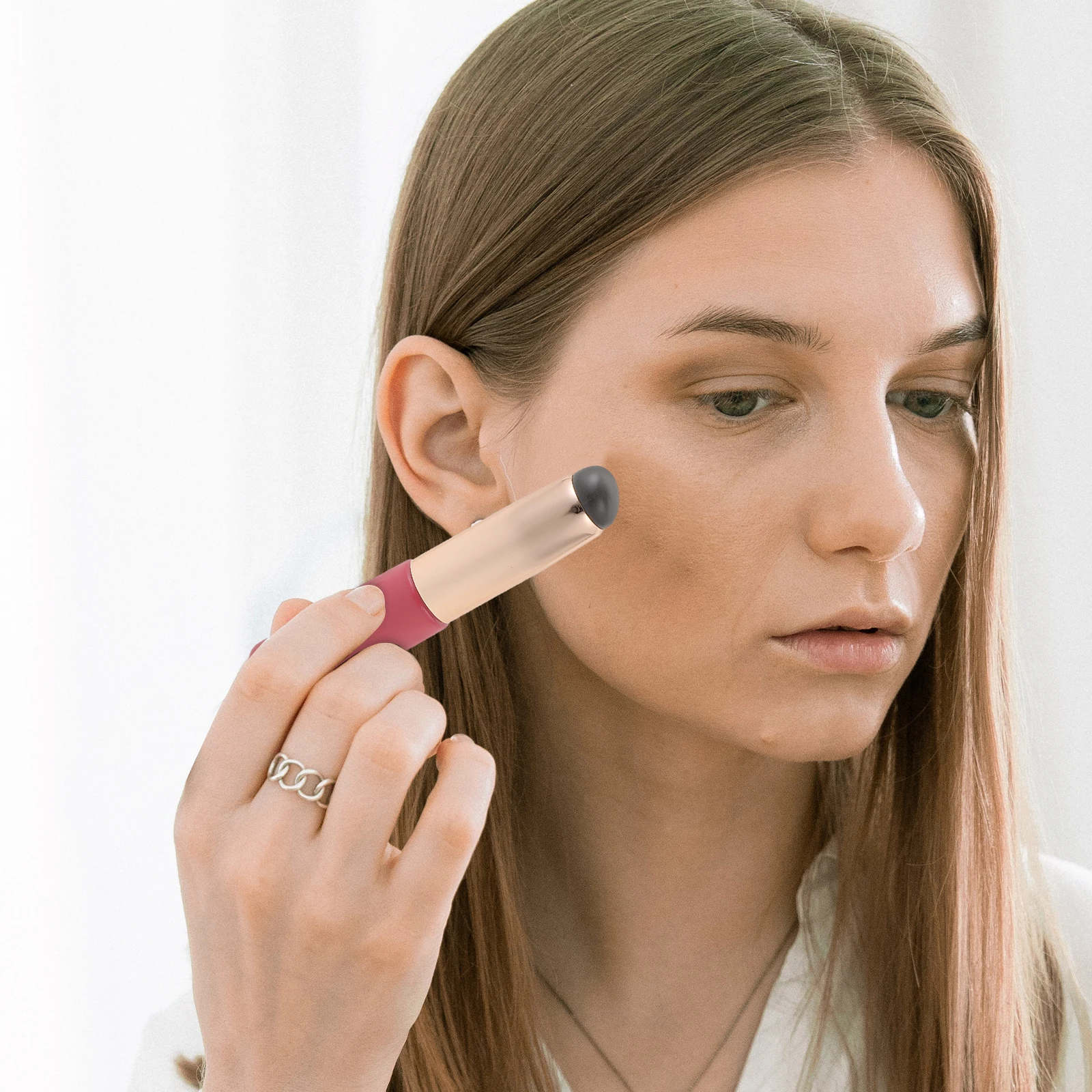 

2Pcs Silicone Lip Brush for Women Reusable Precision Applicator for Lipstick Lip Gloss Concealer Portable Hygienic Cover