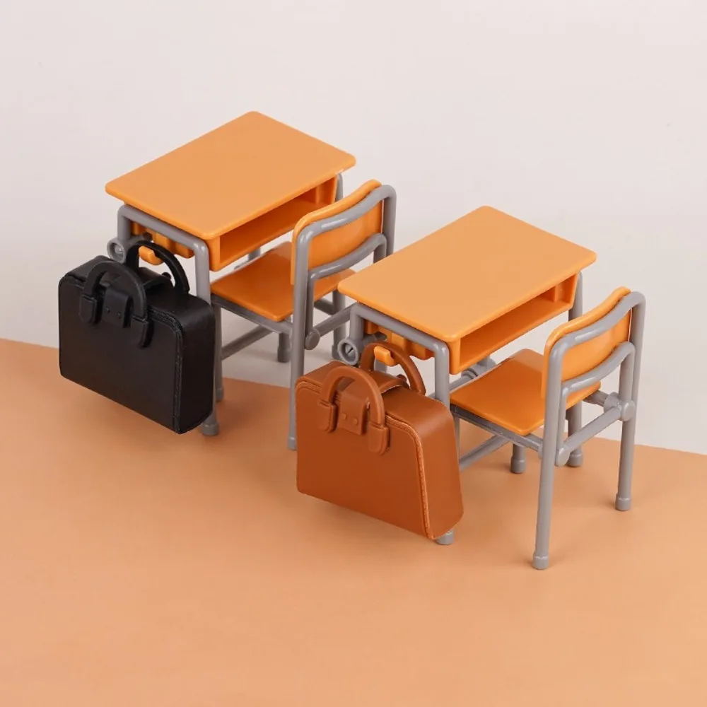 1 set schooltassen miniatuur bureaus stoelen meubilair klaslokaal model mini school speelset doe-het-zelf plastic poppenhuisaccessoires