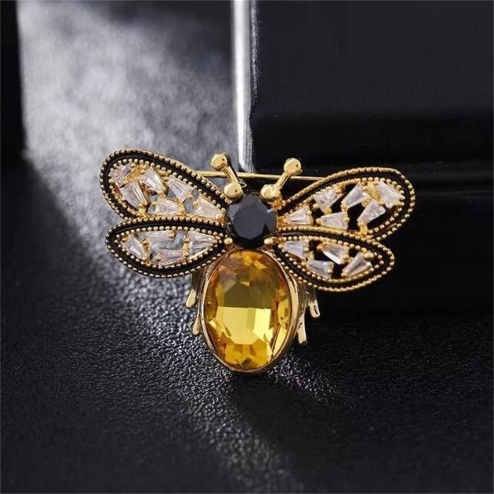 Luxury Crystal Bee Metal Brooch for Women Men Clothes Sweater Suit  Backpack Rhinestone Lapel Pins Jewelry Accessories Gift