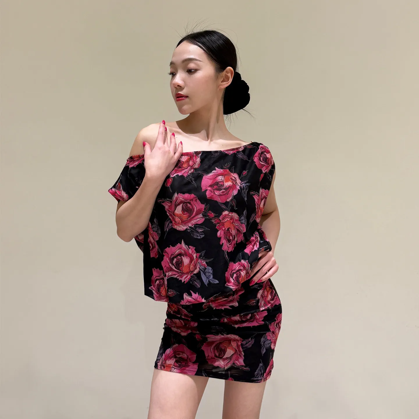 

Элегантное сексуальное платье без рукавов с асимметричным вырезом на плече для латиноамериканских танцев, для женщин, для румбы, самбы, ча-ча-ча, профессиональный костюм для выступлений.