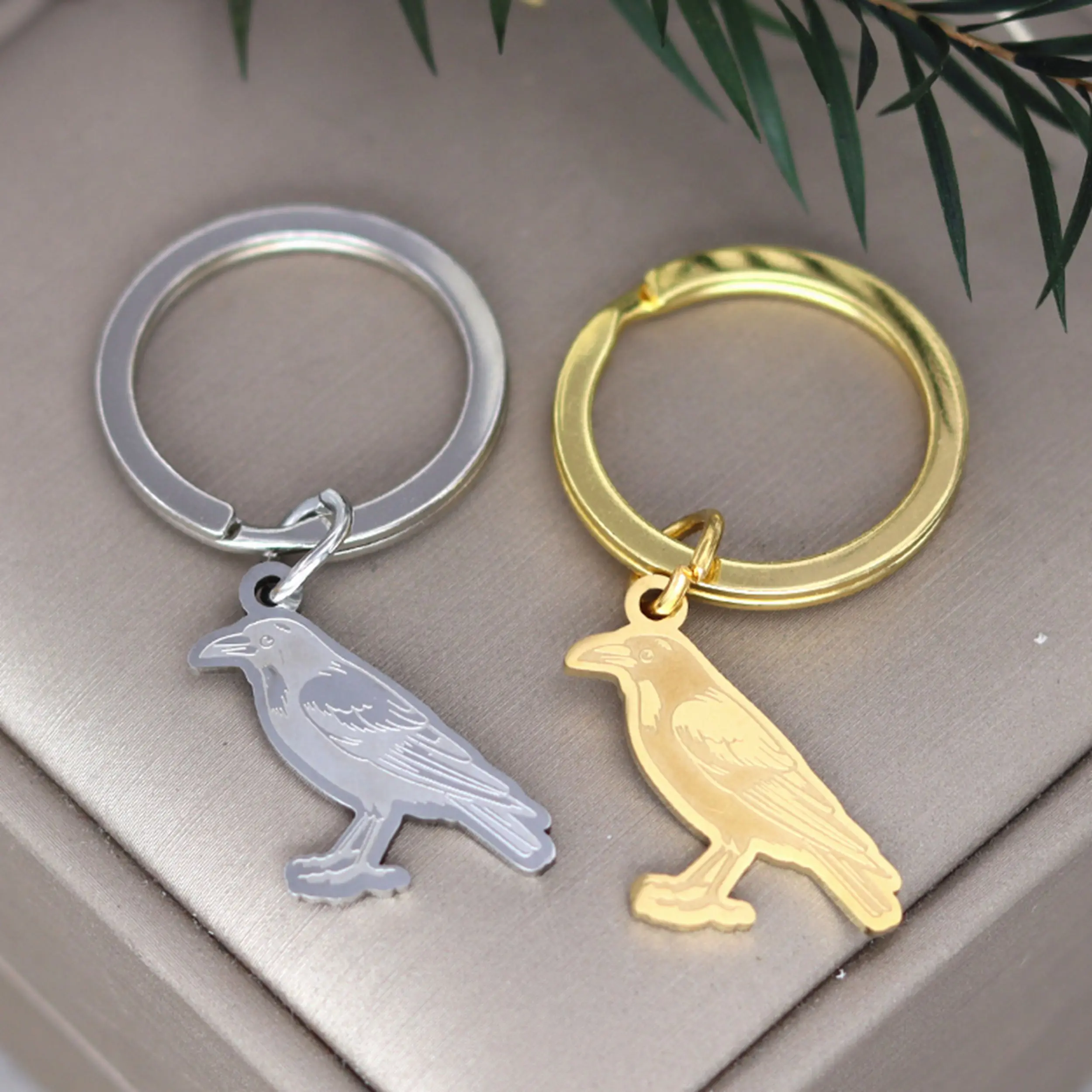 Stainless Steel Auspicious Crow Charms Trendy Keychain for Women Girl Flying Bird Jewelry Bag Car Key Ring Decor Kids Gifts