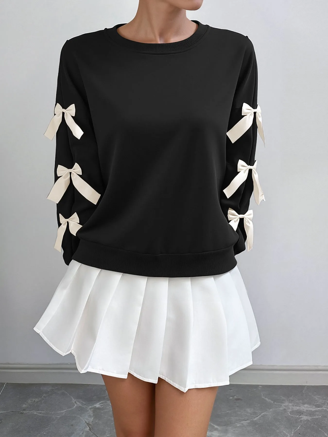 Round Neck Bow Sweatshirt Regular Length Sweet and Fresh with Pullover Patchwork Regular Sleeve Autumn Loose Fit Women Hoodie