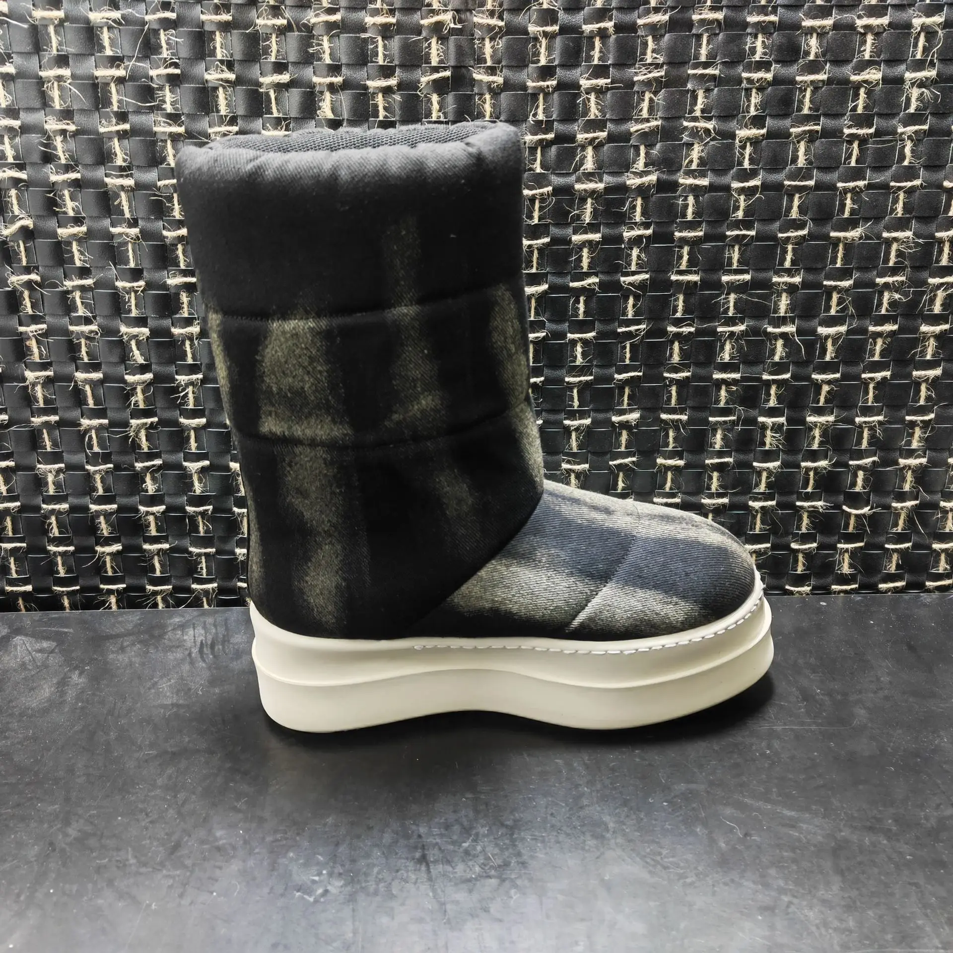 Men's and women's thick soled cotton boots, new fashionable and personalized thick cloth boots, warm midsole snow boots