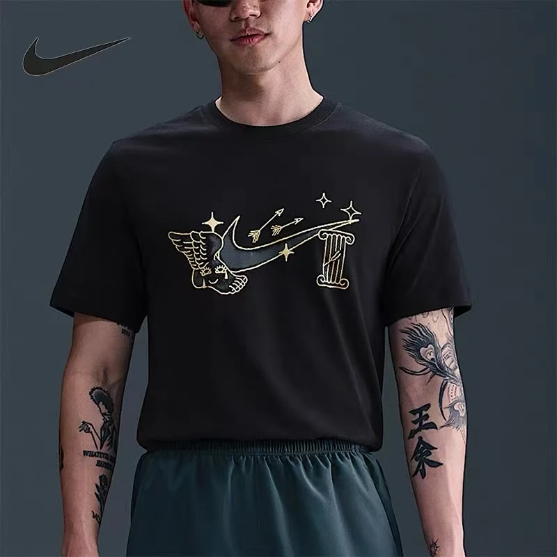 Nike Herren-T-Shirt mit modischem Grafikdruck, Sommer-Crew-T-Shirt, bequem, atmungsaktiv, kurzärmelig, lockere, lässige T-Shirts, HJ3579-010