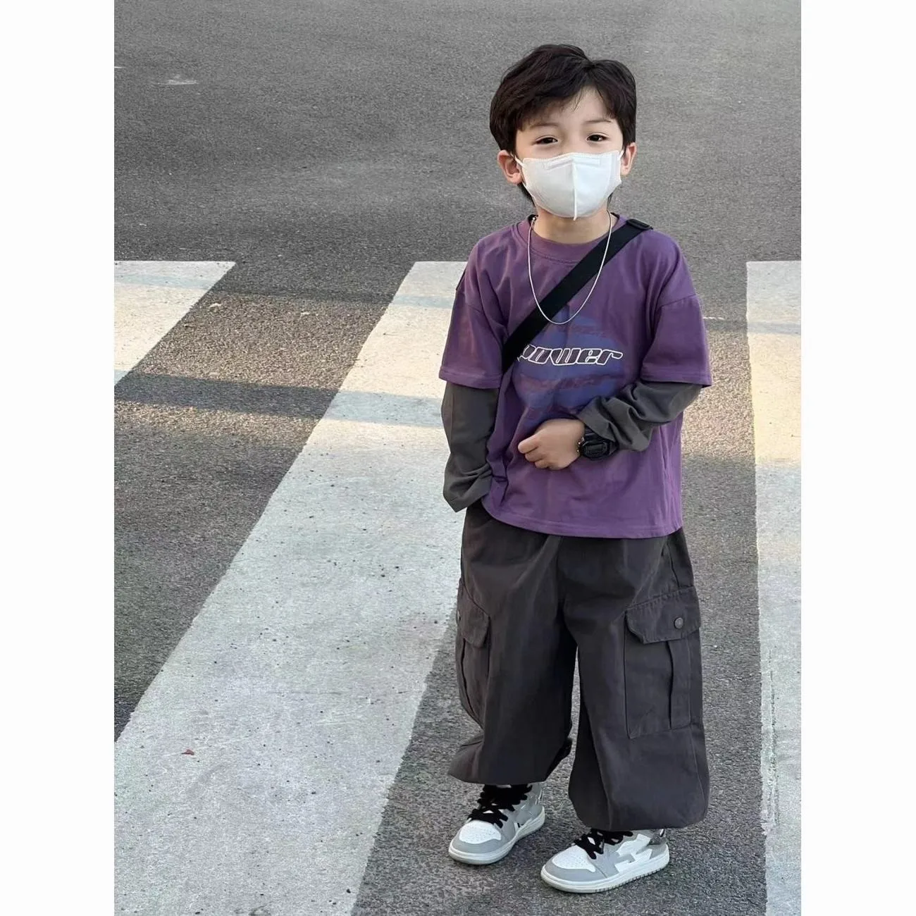 

Children's Set Spring and Autumn New Boys' Printed T-shirt Solid Color Casual Pants Two Piece Set 90-140cm