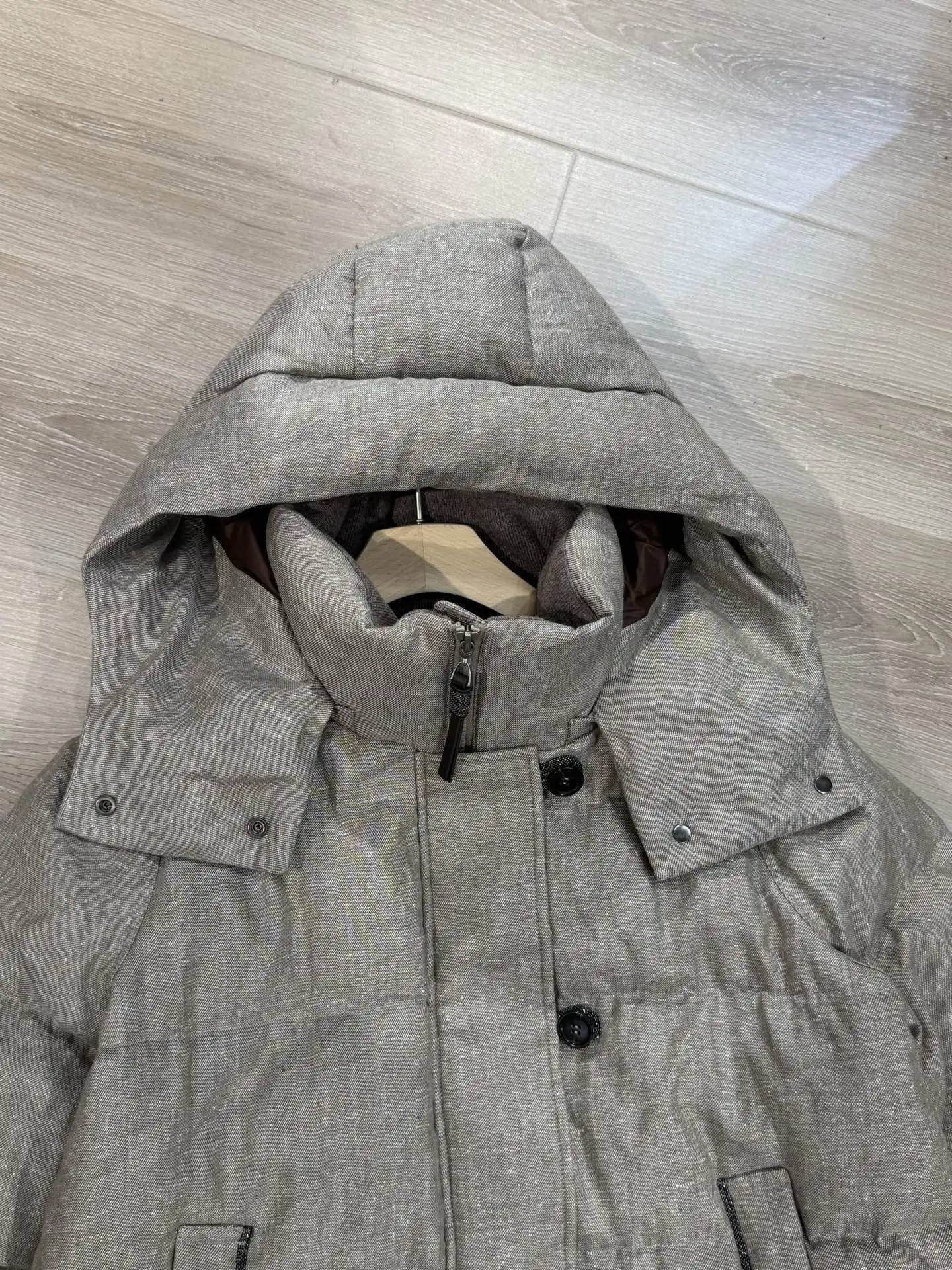 وصل حديثًا لشتاء 2025: سترة نسائية عالية الجودة بغطاء للرأس بكتف منسدل وكتان لؤلؤي - أنيقة ودافئة