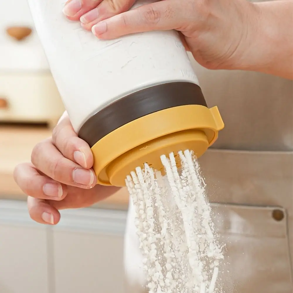 Plastic Flour Shaker Rotary Mixing Chamber Perforated Shaker Lid Seasoning Shaker Detachable Controlled Dispensing Flour Duster