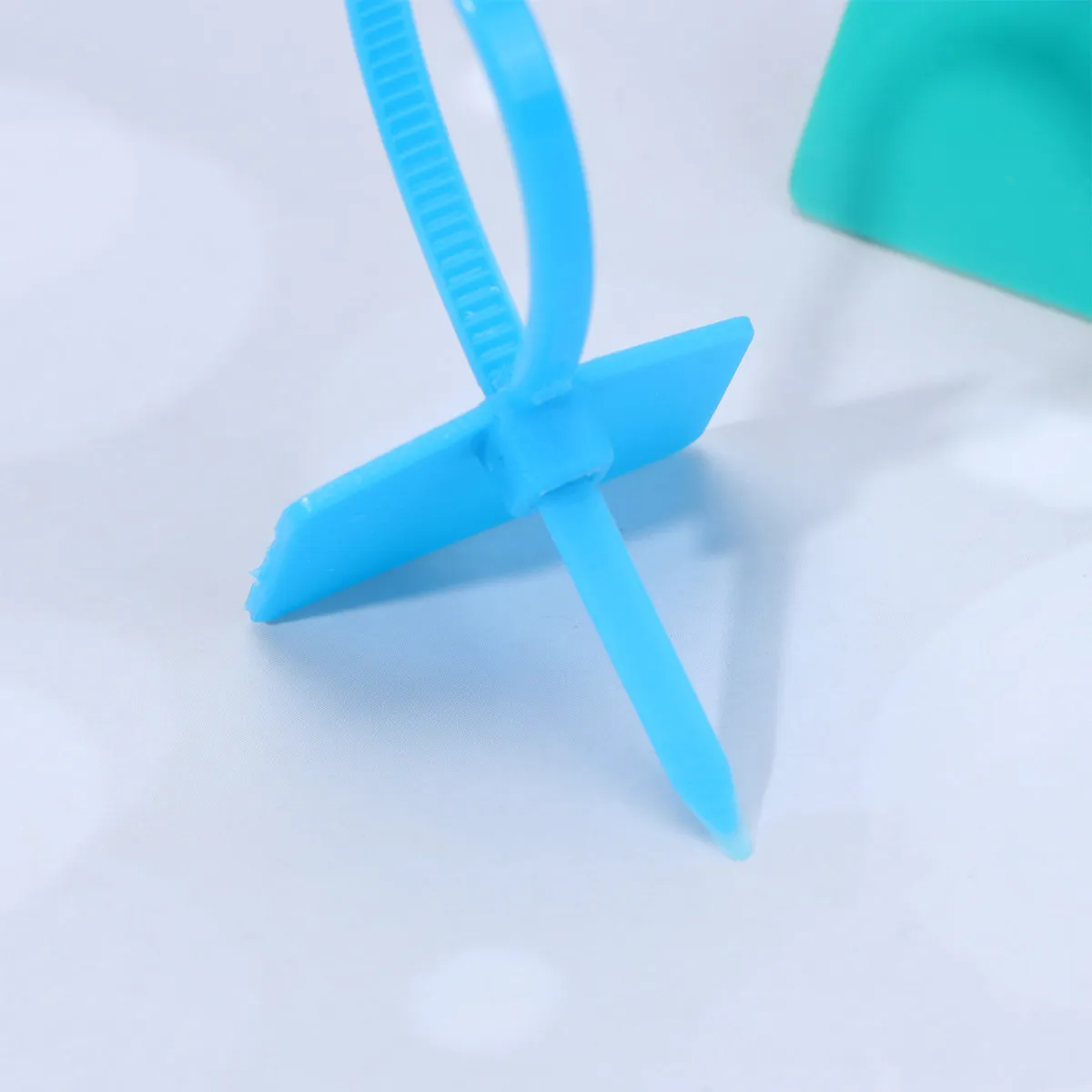 100Pcs Heavy Duty Self-Locking Nylon Cable Ties with Write-on Labels for Ethernet Network Power Cables Home Office Workshop Wire