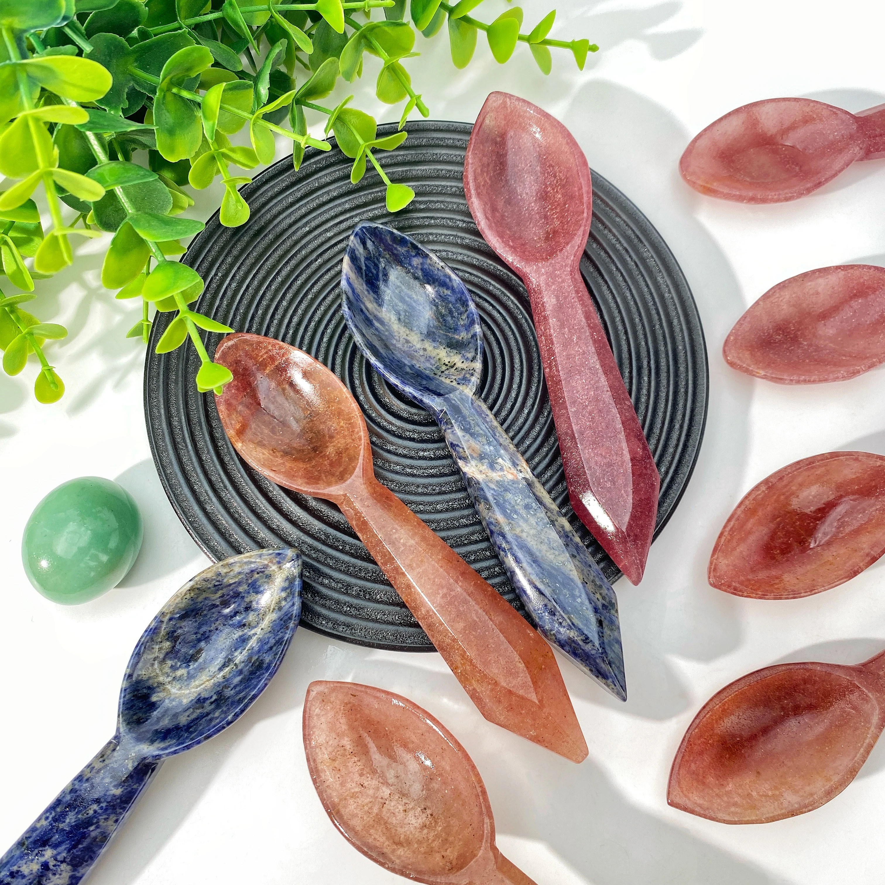 1Pc Sodalite/Strawberry Quartz Spoon‑Shaped Carving, Crystal Collection Ornament, Gift For Family And Friends, Diy Home Decor