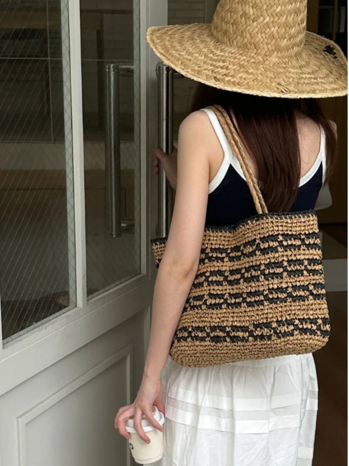 

French Fashion Retro New Woven Hollow Shoulder Bag Summer Beach Vacation Horizontal Square Large Capacity Grass Woven Bag Trendy
