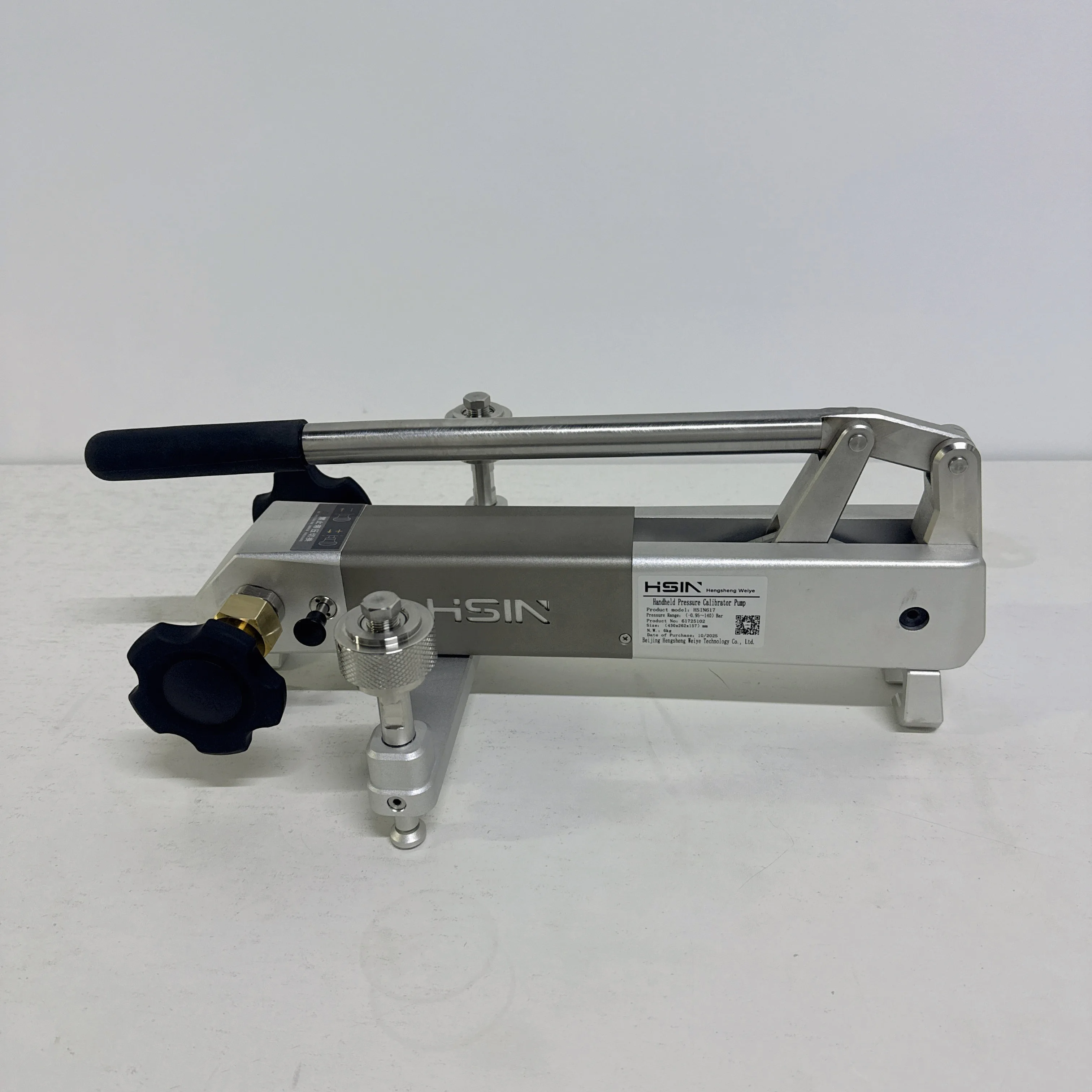 

HSIN617 Portable Vacuum Pneumatic Air Pressure Calibration Pump 1/4NPT High Stability Manual Pressure Source Calibrator 140bar