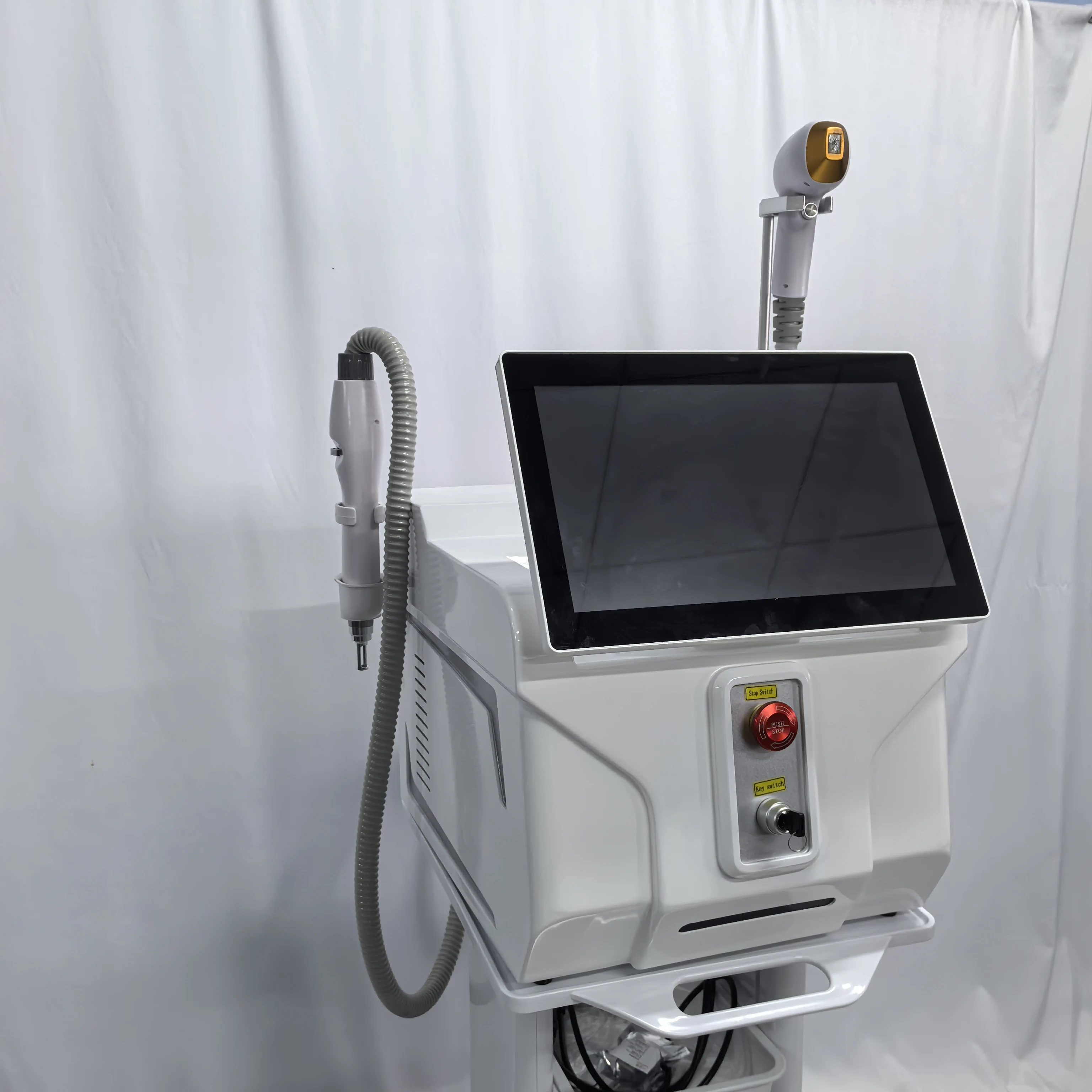 2In1 Titanium Technology Cooling System PICO Tattoo Removal 808nm Diode 755 808 940 1064NM Hair Removal Machine