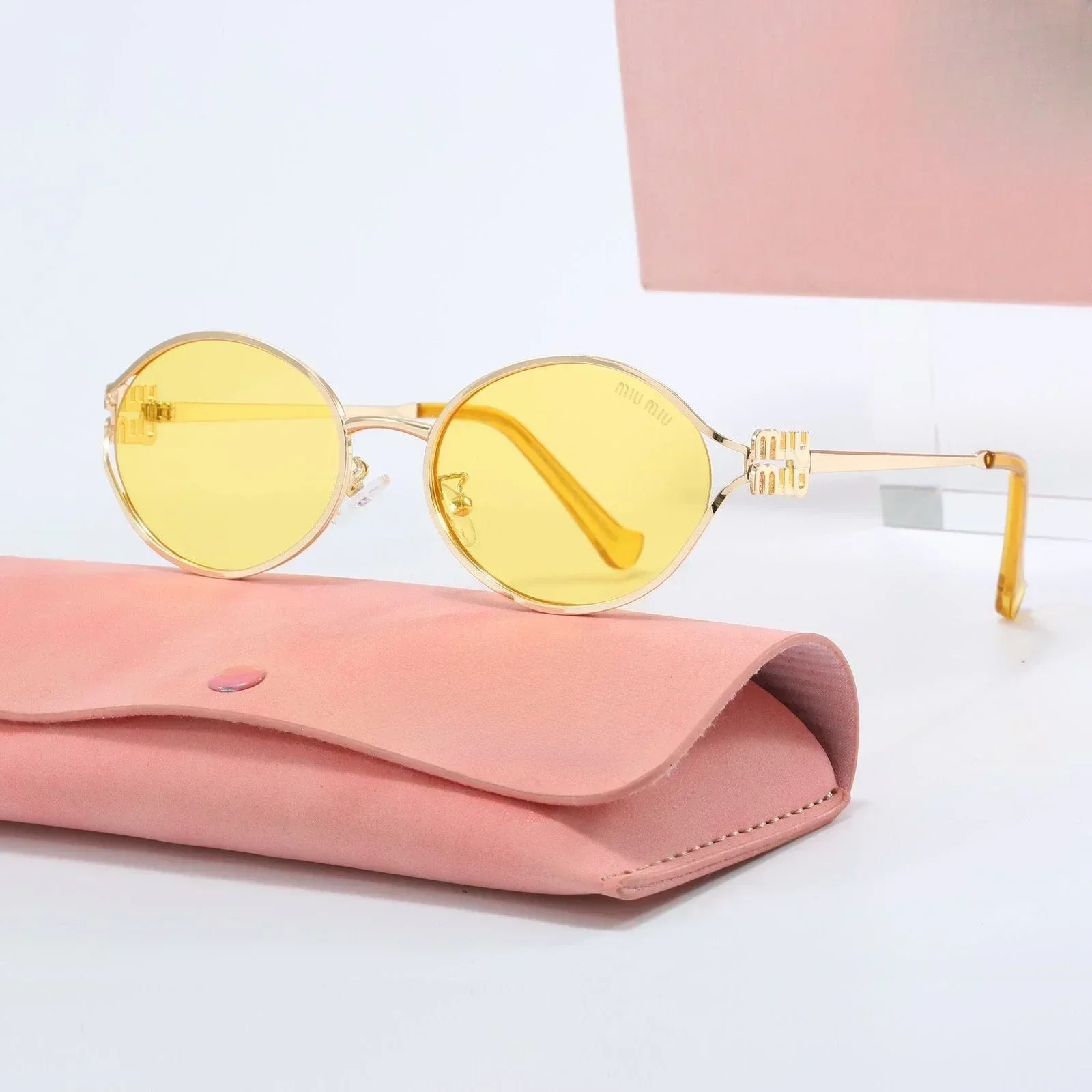 

Premium Polarized Sunglasses for Men & Women - UV400 Blue Light Blocker | Anti-Glare, Lightweight Fashion Sunglasses