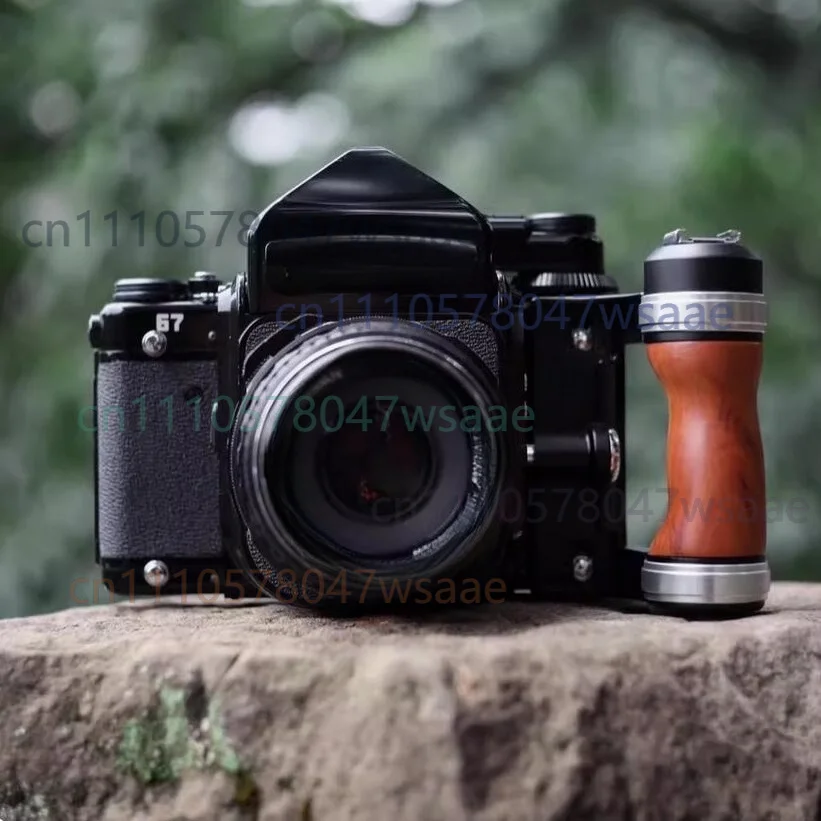 1pcs New Retro Wood Camera Hand Grip For Pentax 67 6X7 6*7 Left