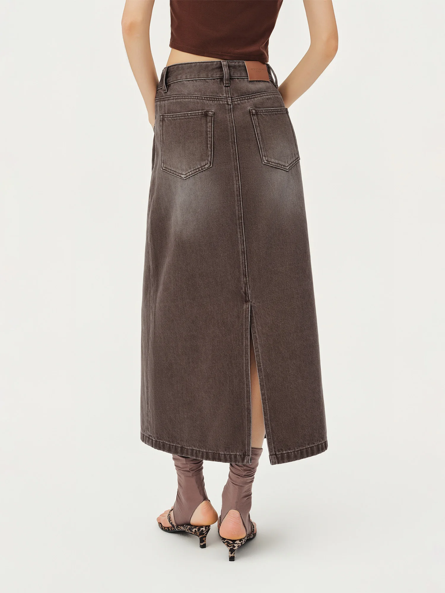 ZIQIAO 2026 Autumn New Women's Retro Casual Straight Slit Brown Washed Denim Midi Skirt Vintage Streetwear Trendy Half Skirt