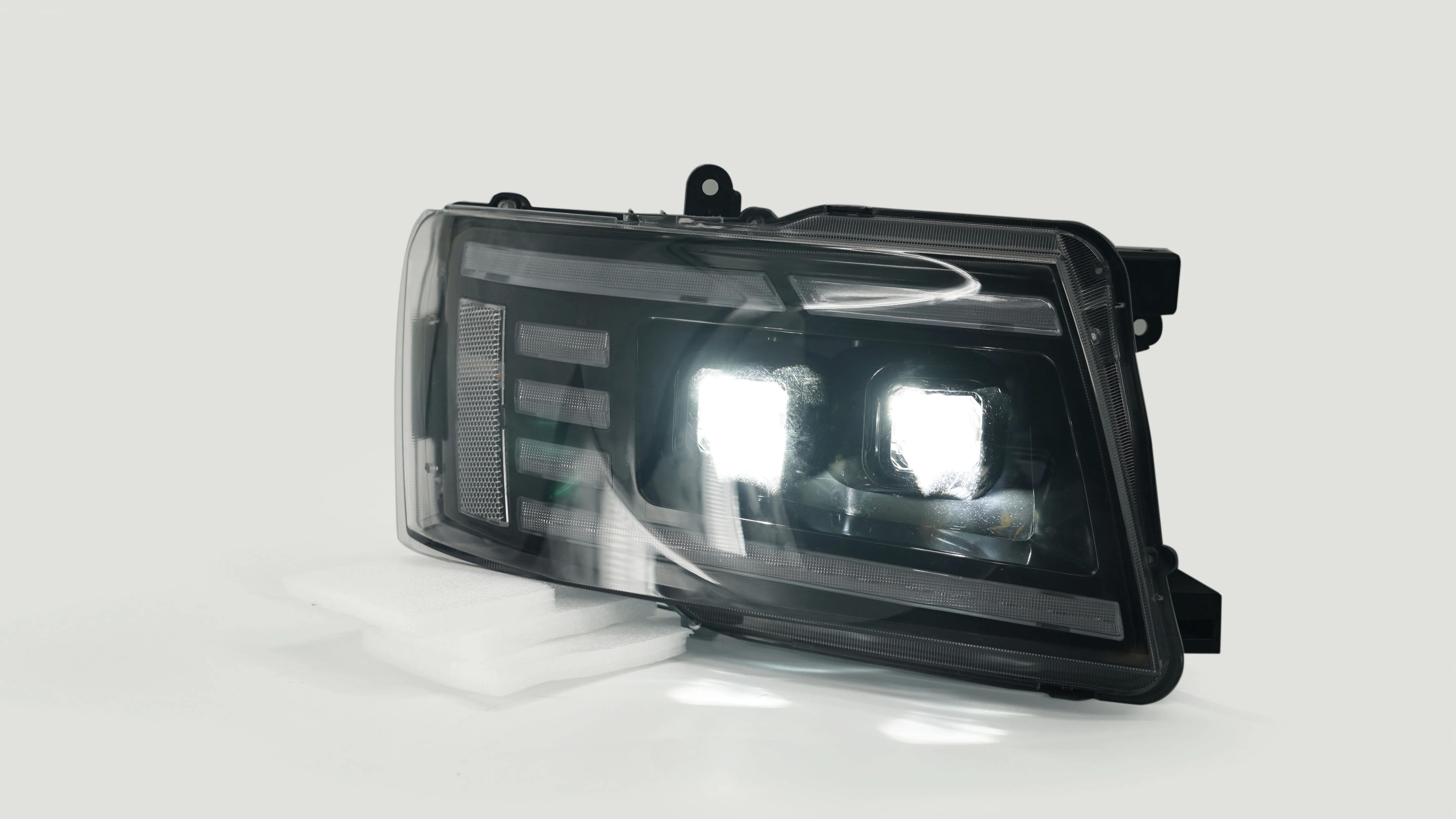 Modified LED headlights for Nissan Patrol Y61 headlights assembly for 2007-2022 5th generation headlights