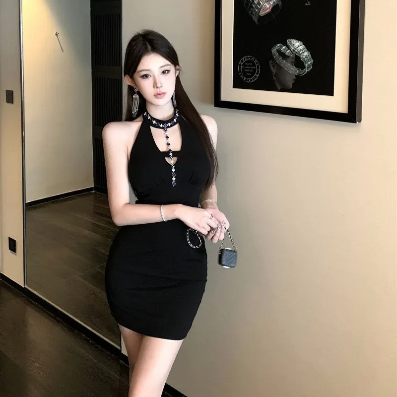 Hollow Diamond Neckholder-Kleid, femininer, taillierter Rock