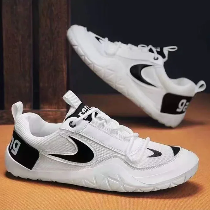 Buty męskie 2024 Nowe Oddychające Siatkowe Buty Sportowe Wygodna Miękka Podeszwa Antypoślizgowa Młodzieżowa Forrest Gump Moda Małe Białe Buty