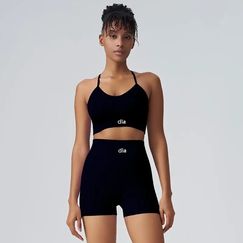 2026 Seamless Motion Underwear Women's Fitness Shorts with Beautiful Back and Fine Shoulder Straps Yoga Set