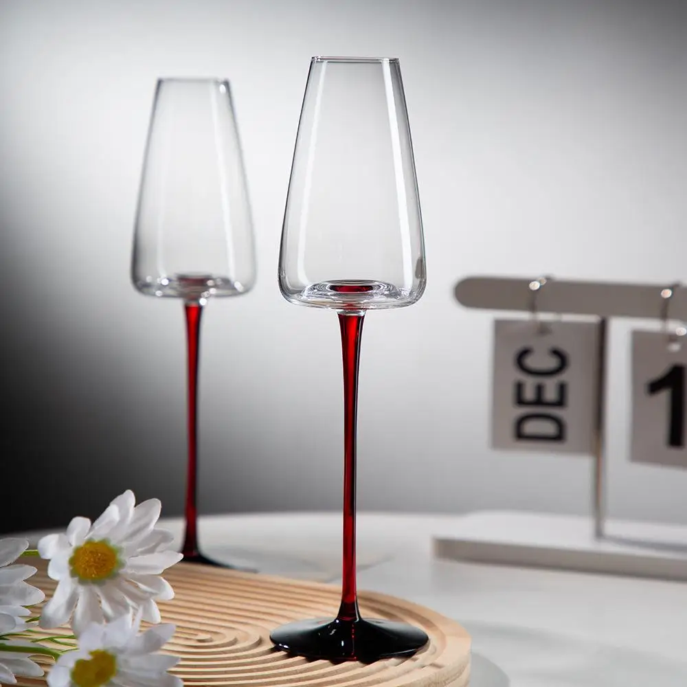 

Crystal Champagne Glasses Concave Bottom Bubble Wine Glasses European Style Home Use Glasses for Champagne And Wine