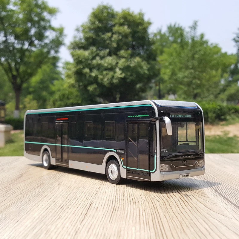 Diecast 1:42 Scale Yutong U12 Shanghai Public Transport Pure Electric Bus Alloy Model Collection Souvenir Display