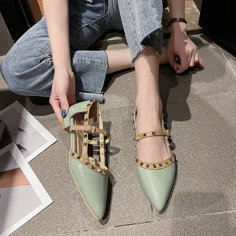 2024 Summer New Rivet in Heel Shoe Pointed Fashion Comfortable Thick Heel Bun Head Low Heels Behind Empty Elegant Women\'s Shoes