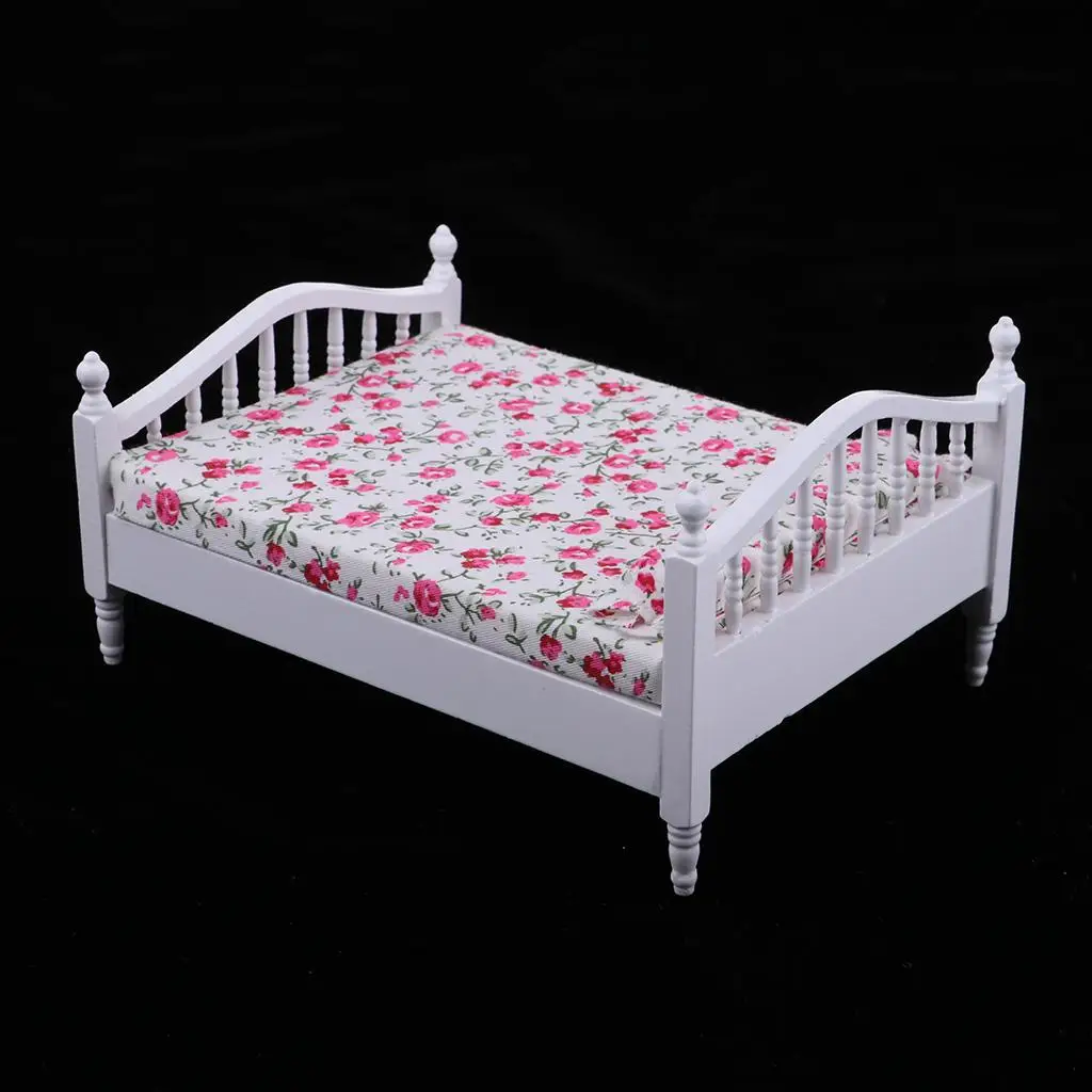 

1/12 Miniature Bedroom Ornament Solid Wood Bed With Flower Printed Bedding s Pillow Toy for Dollhouse Life Scene Decor