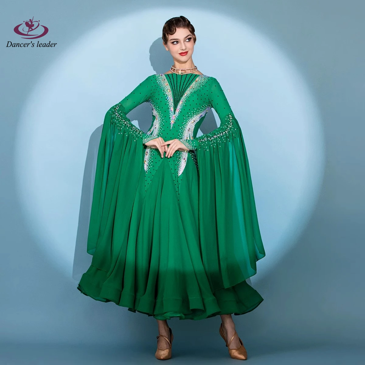 Vestido de baile latino con diamantes para mujer, adulto y niño, falda doblada verde Jade personalizada de alta gama, vestido de alto destello para actuación de vals