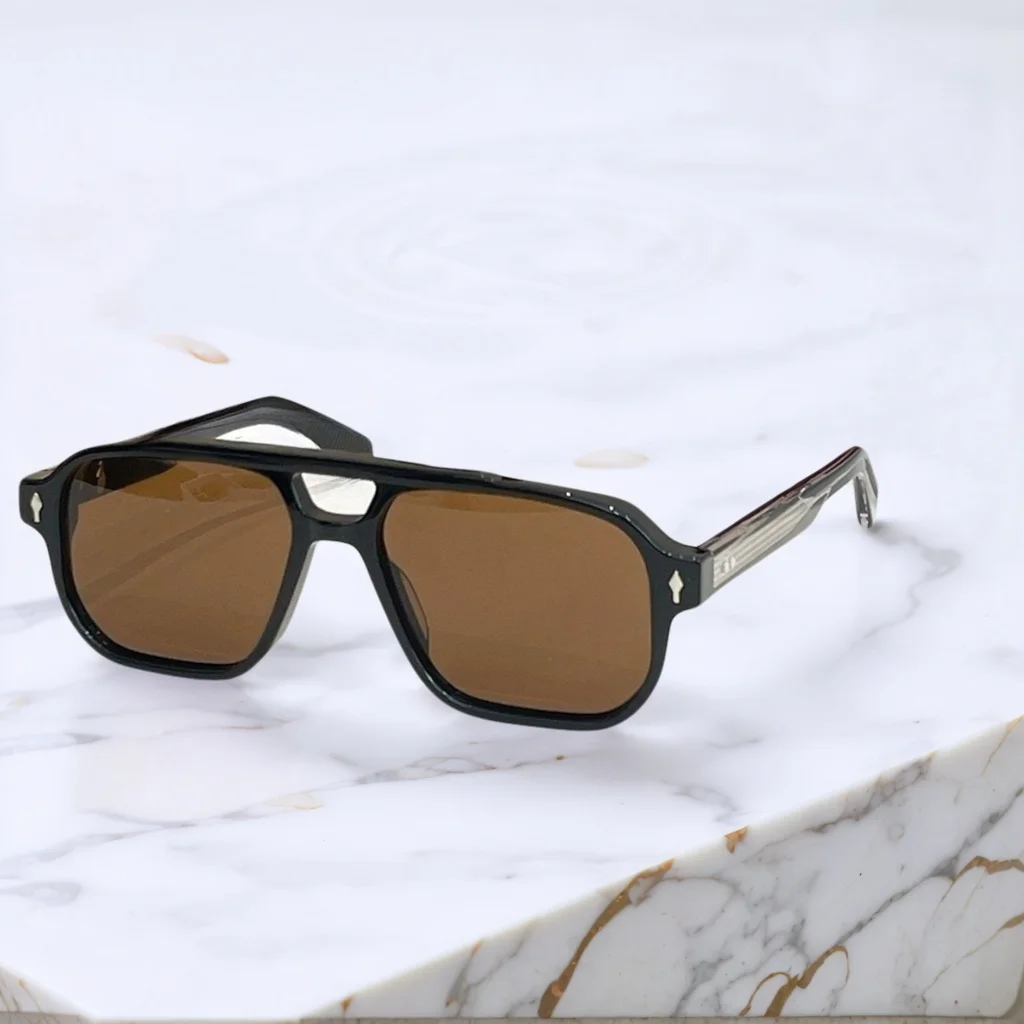 إيفانز: أيقونة فاخرة. تتميز النظارات الشمسية ذات العلامة التجارية الأصلية المصممة بأسلوب خالد وحماية ممتازة من الأشعة فوق البنفسجية 400