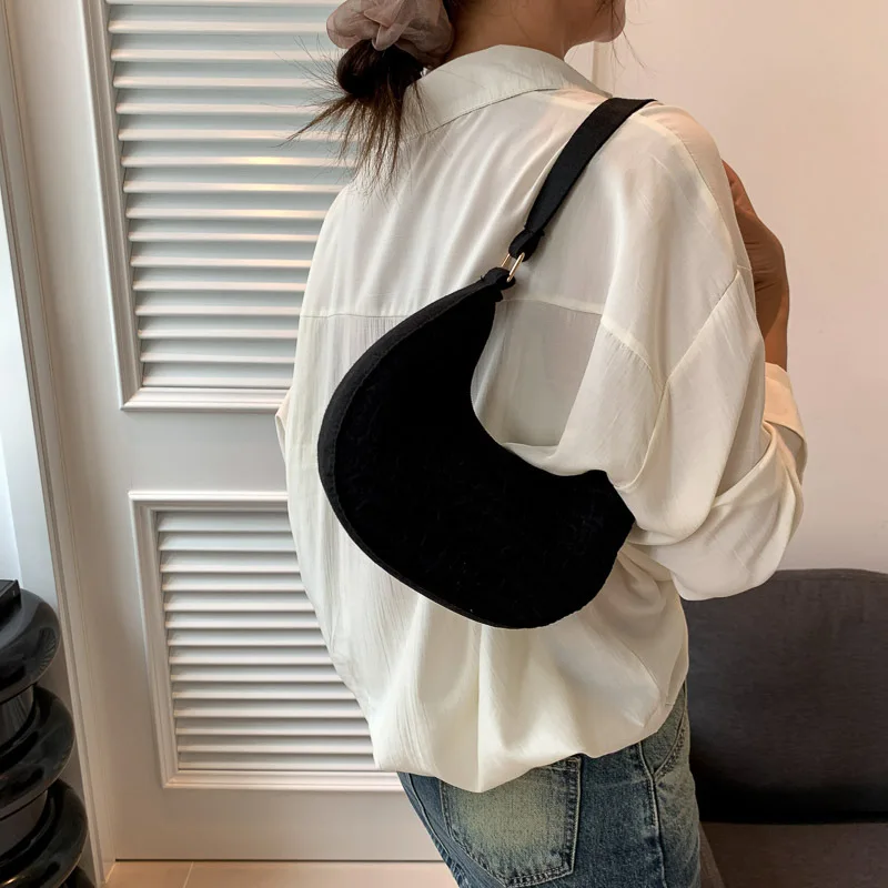 Minimalist Women Shoulder Bag, Trendy Crescentshaped Underarm Bags Zipper Up Casual Purse Fit for Handbag, Weekend Hang Outs