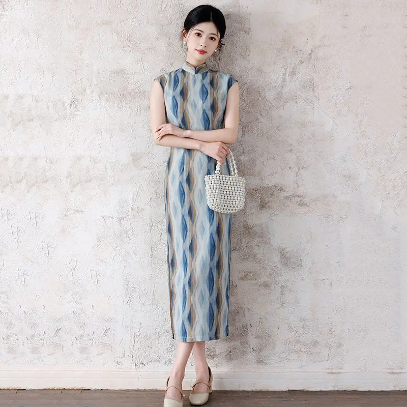 

Chinese Wave Print Long Style Cheongsam for Young Women Retro Slim Fit Short Sleeved Daily Qipao