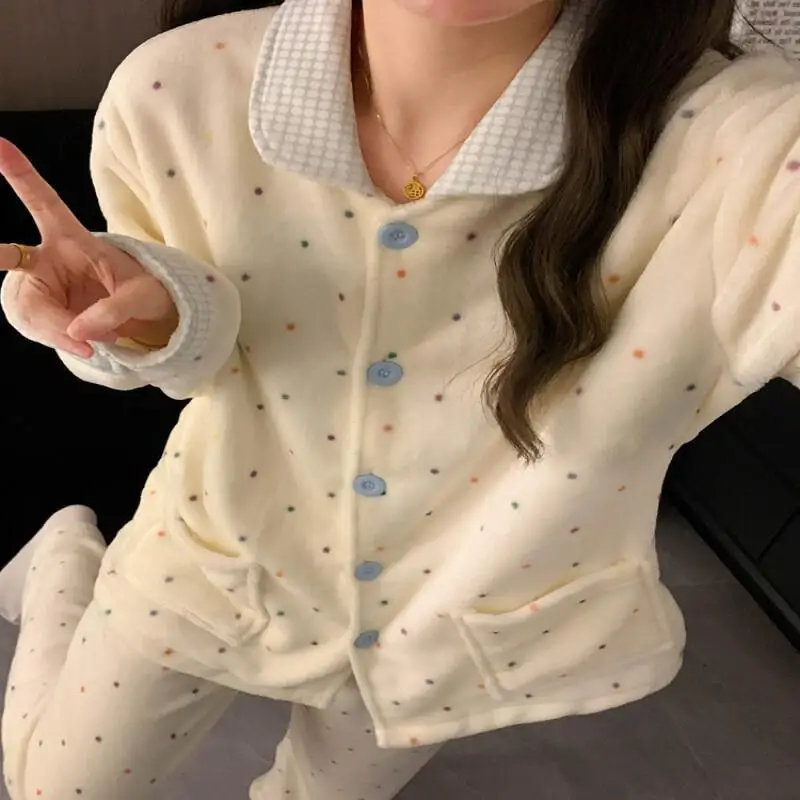 أزياء Homewear سميكة القطن كليب المنزل دعوى مجموعة الكورية الملونة البولكا نقطة الهواء منامة النساء الخريف والشتاء الحلو دمية طوق