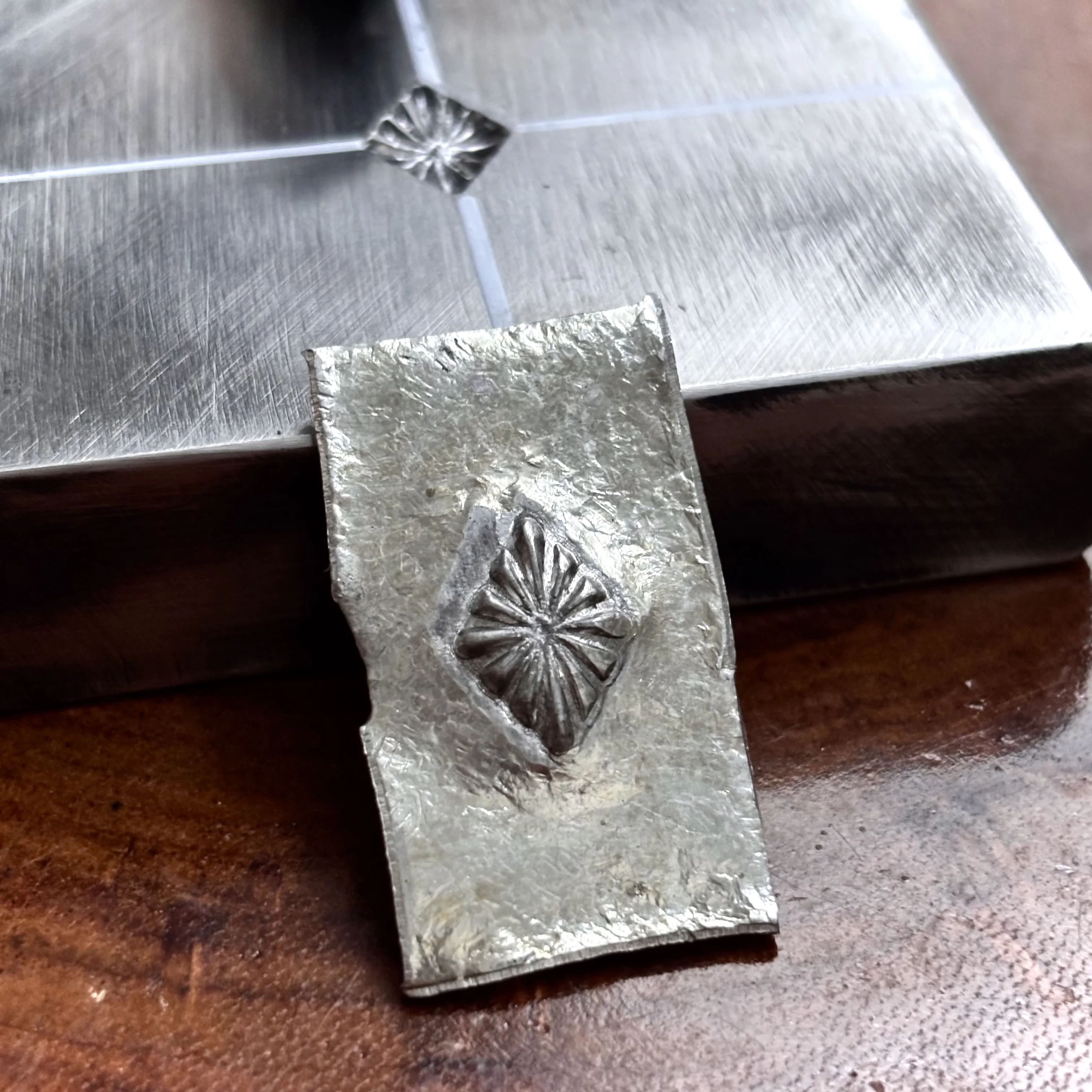 Diamond Burst Pattern Metal Stamping Punch Conchos Dies Concave-convex Jewelry Metalwork Stamp Navajo Style Emboss Silversmith