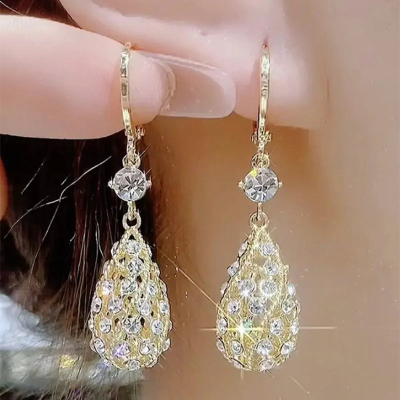 

Elegant Simple Korean and Japanese Style Diamond-Studded Hollow Water Drop Earrings for Women, Niche Design Sense Fashion Ear Cl
