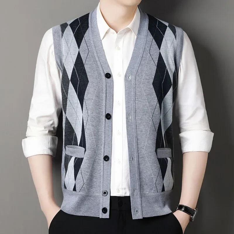 

Cardigan Sweater Vest Men Wear Warm and Slim Sweater Vest Jacket in Spring and Autumn for Men