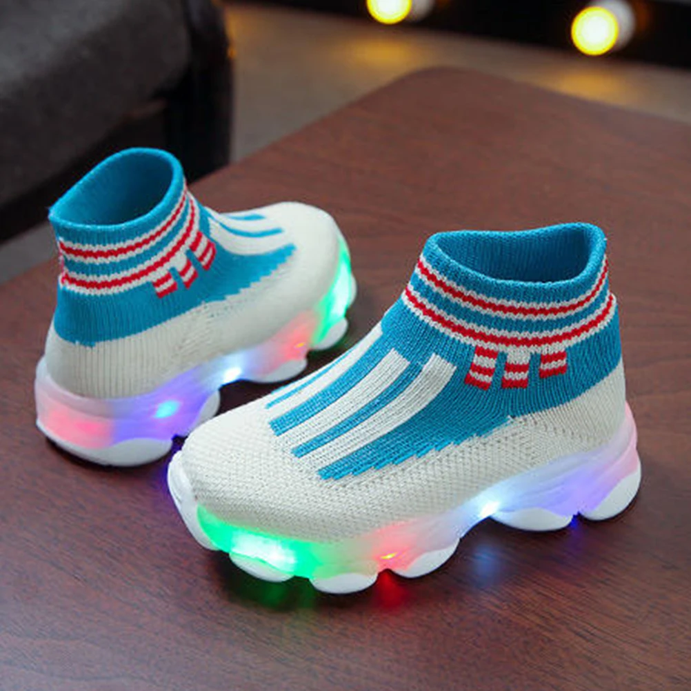 

1 пара светящихся кроссовок для мальчиков и девочек, дышащая сетчатая нескользящая подошва, идеально подходит для дома и улицы, круглые носки для мальчиков на весь год, обувь