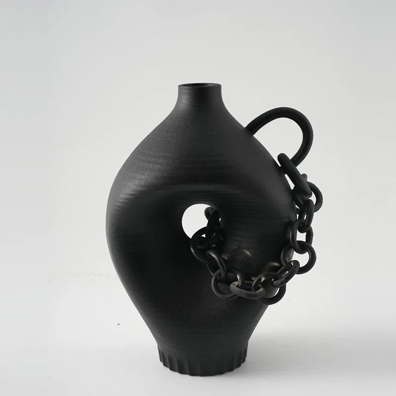 Medieval wabi sandy wind ceramic vase home model room high temperature black chain flower ware soft desktop jewelry ornament
