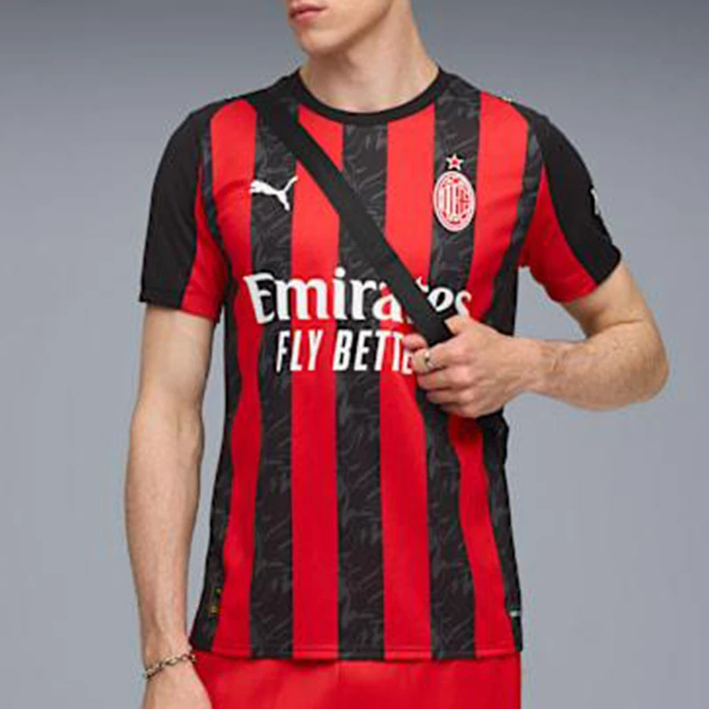 

Оригинальные мужские дышащие спортивные футболки с короткими рукавами Puma AC Milan Home Fans 779962-01