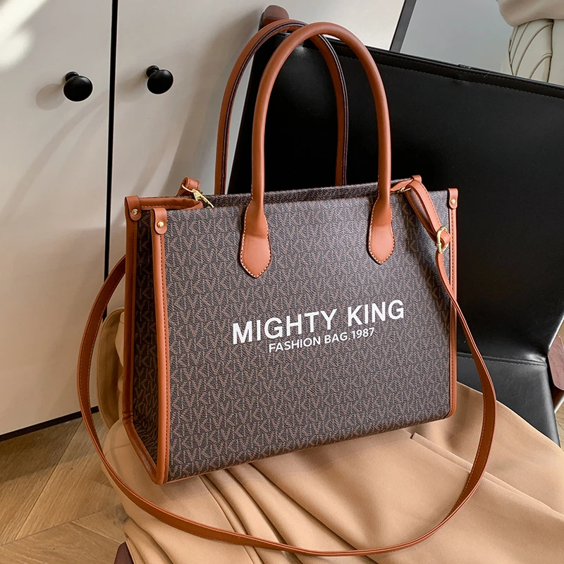 

Trendy Casual Crossbody Bag with Unique Style - Niche High-End Exquisite Versatile Design for Women's Sweet Retro Looks