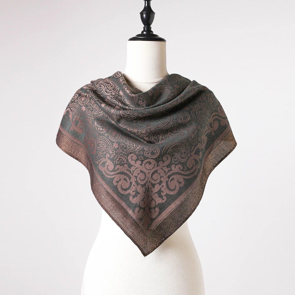 Nuova sciarpa quadrata della Malesia Tudung Bawal Fiore Stampa di moda Foulard Hijab Avvolge Sciarpa quadrata musulmana morbida in voile di cotone premium