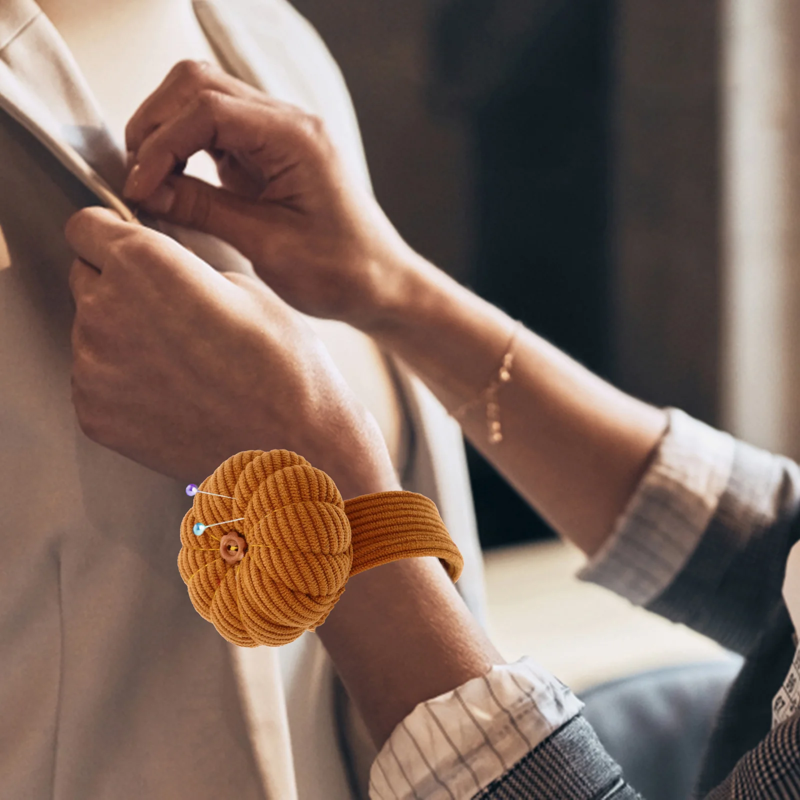 

Needle Pincushion Wristband Corduroy Adjustable For Sewing Quilting Diy Craft Elastic Pin Cushion Fabric Holder Small