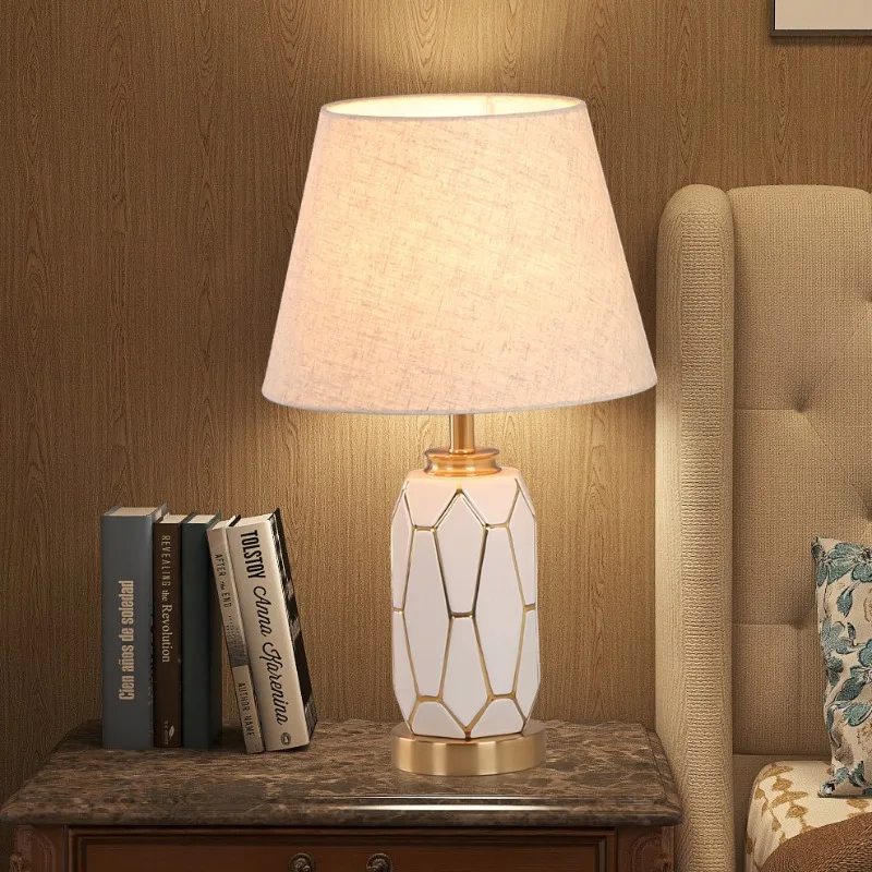 

American Ceramic Table Lamps Fabric Lampshade Bedroom Bedside Living Room Warm Wedding Room Hotel European High-end Desk Lights