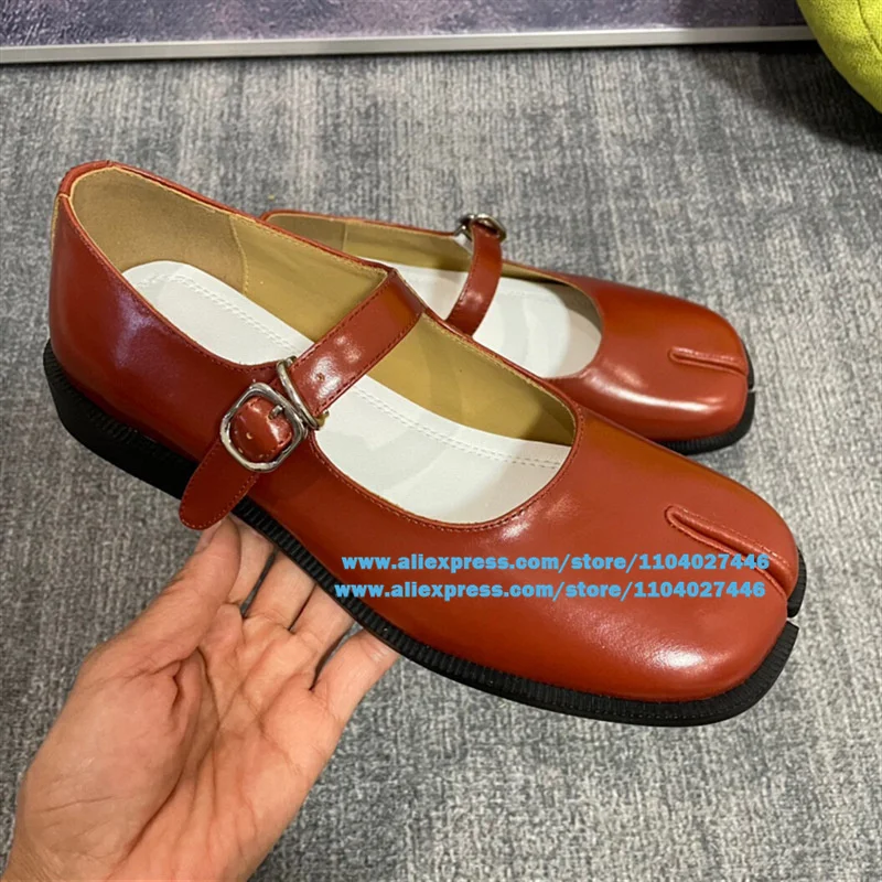 Tabi Schoenen Split Toe Slip-On Heren Enkele Schoenen Gesp Zacht Leer Zachte Zolen Trendy Luxe Handgemaakte Schoen Herenschoenen