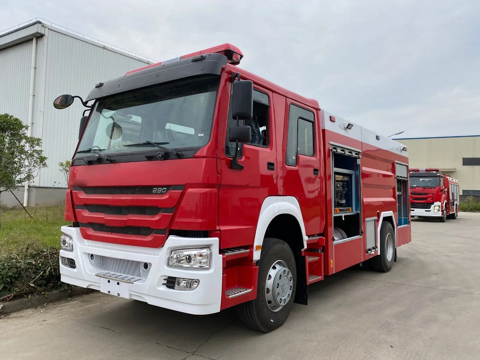 Sinotruck truk pemadam kebakaran 4x2 7000 liter Howo baru truk pemadam kebakaran