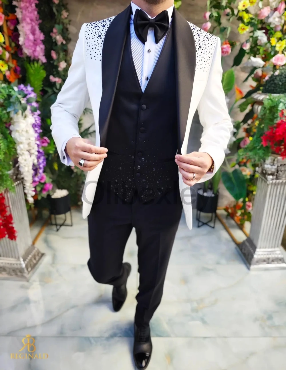 Olibexley Luxury White Mens Suits Shiny Rhinestone Beaded Groom Wedding Tuxedos 3 PCS Sets Male Prom Blazers Customized S460